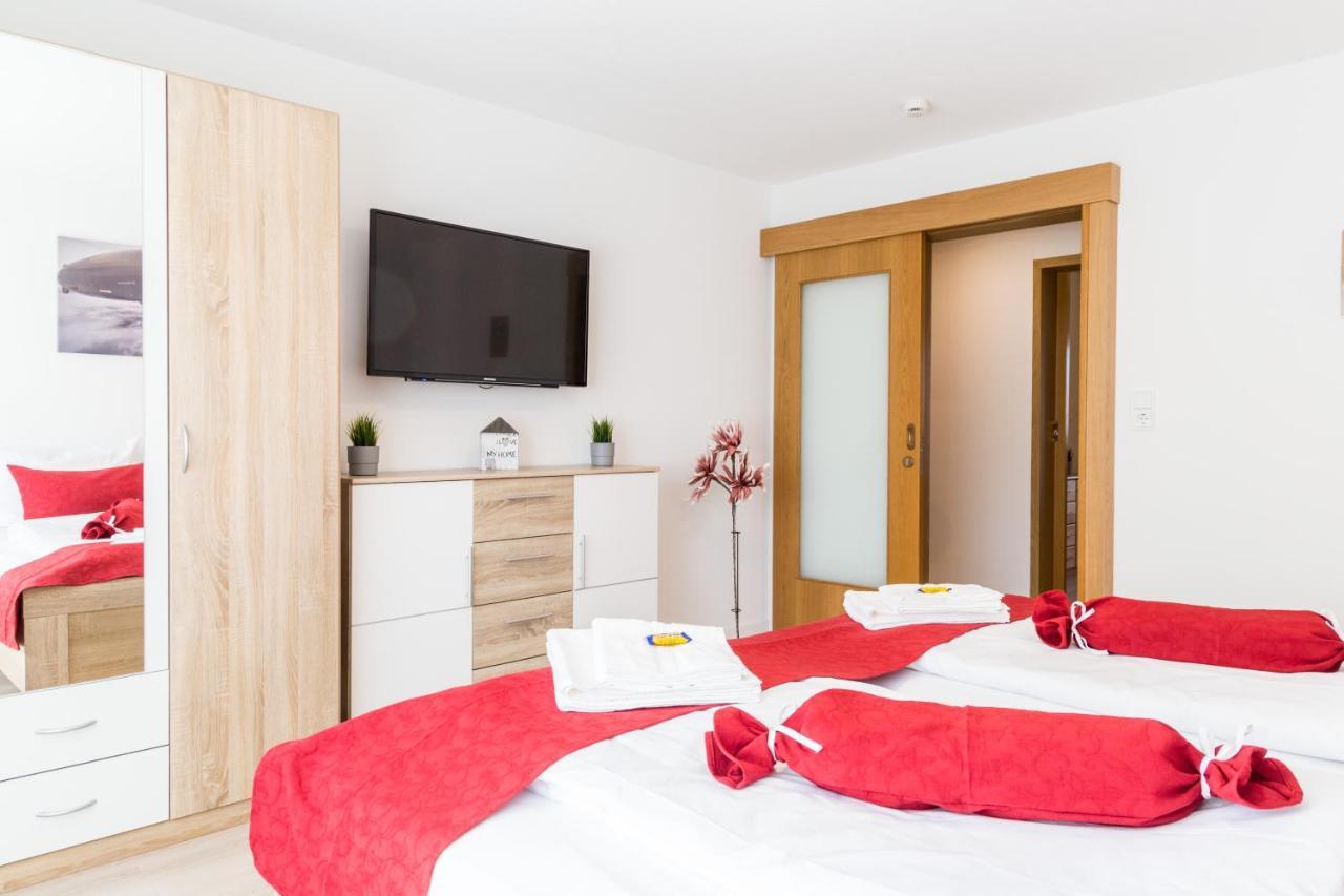 Apartment Eastside Mit 3 Zimmern Fur Bis Zu 5 Personen Mit Balkon Friedrichshafen Dış mekan fotoğraf