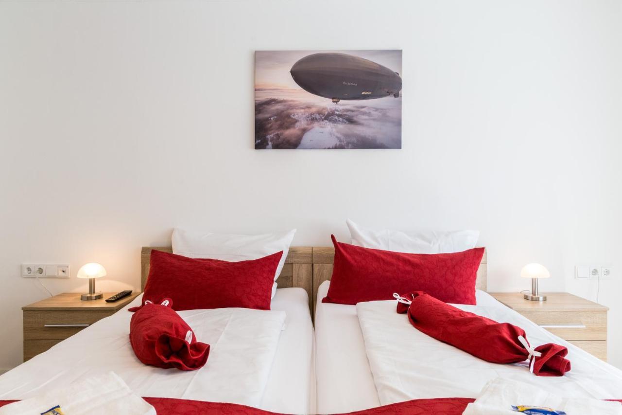 Apartment Eastside Mit 3 Zimmern Fur Bis Zu 5 Personen Mit Balkon Friedrichshafen Dış mekan fotoğraf