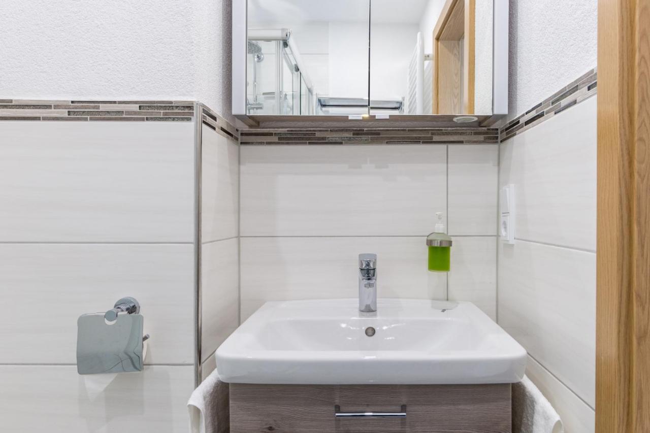 Apartment Eastside Mit 3 Zimmern Fur Bis Zu 5 Personen Mit Balkon Friedrichshafen Dış mekan fotoğraf