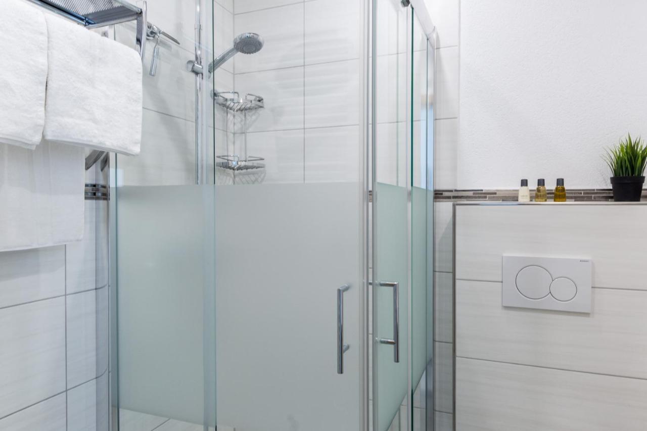 Apartment Eastside Mit 3 Zimmern Fur Bis Zu 5 Personen Mit Balkon Friedrichshafen Dış mekan fotoğraf