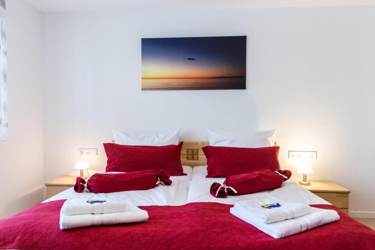 Apartment Eastside Mit 3 Zimmern Fur Bis Zu 5 Personen Mit Balkon Friedrichshafen Dış mekan fotoğraf